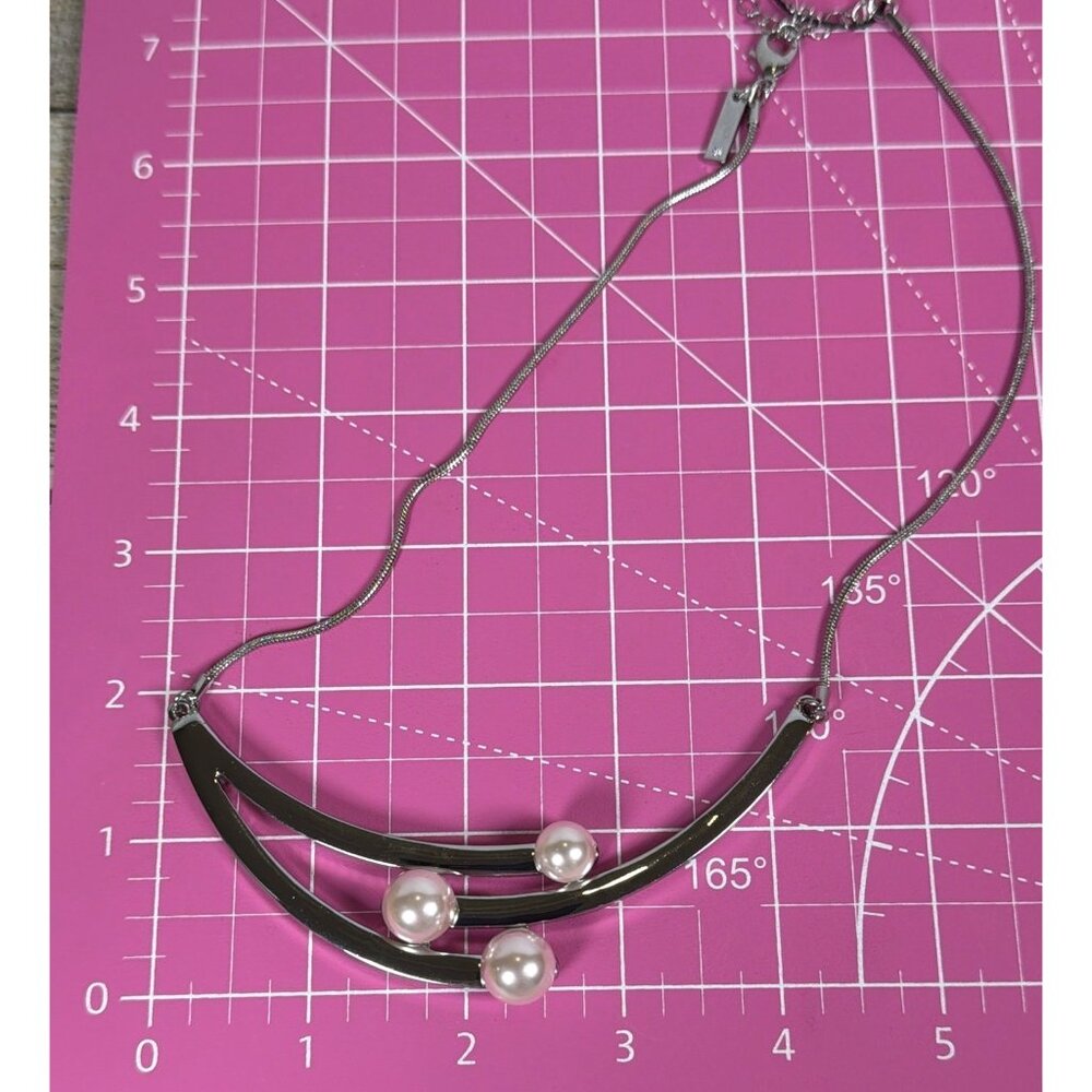 NWT White House Black Market Bib Necklace Goddess Pink Faux Pearl Silver Tone - Picture 10 of 13